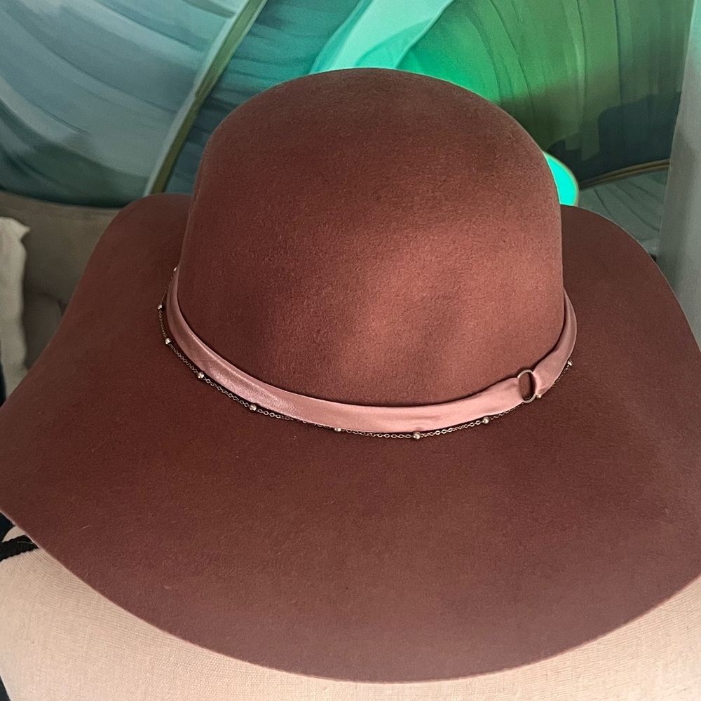 Vince Camuto Floppy Hat 100% Wool Mauve Pink / Brown Satin And Chain Detail